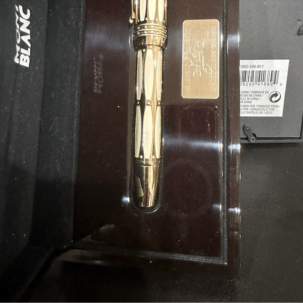 Pope Julius Limited Edition Fountain Pen by Mont Blanc